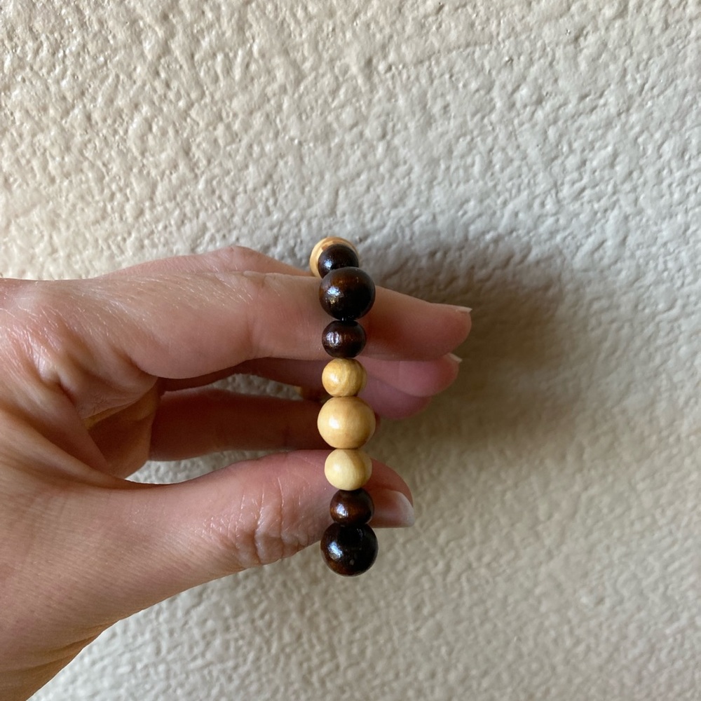 Natural Wood Bead Bracelet - Picture 3 of 8
